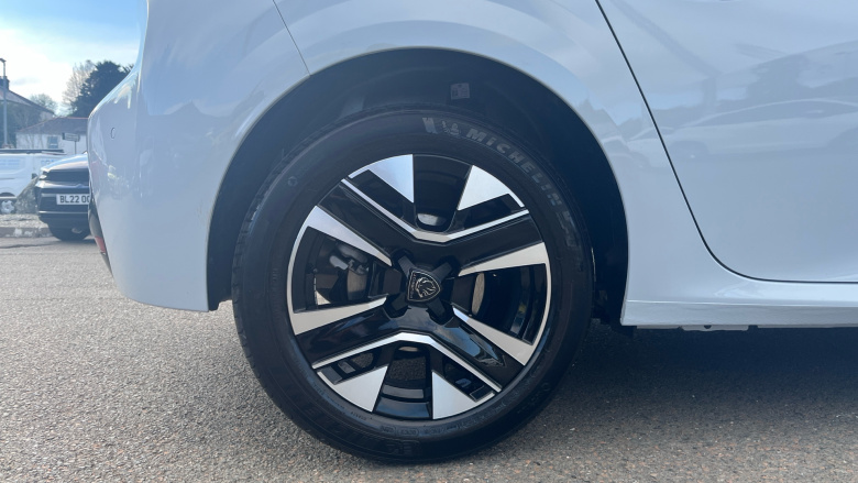 Peugeot 208 1.2 Hybrid 110 Allure 5dr e-DSC6 Petrol Hatchback